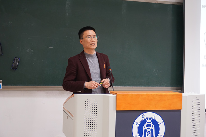 冯科老师进行分享_副本.jpg